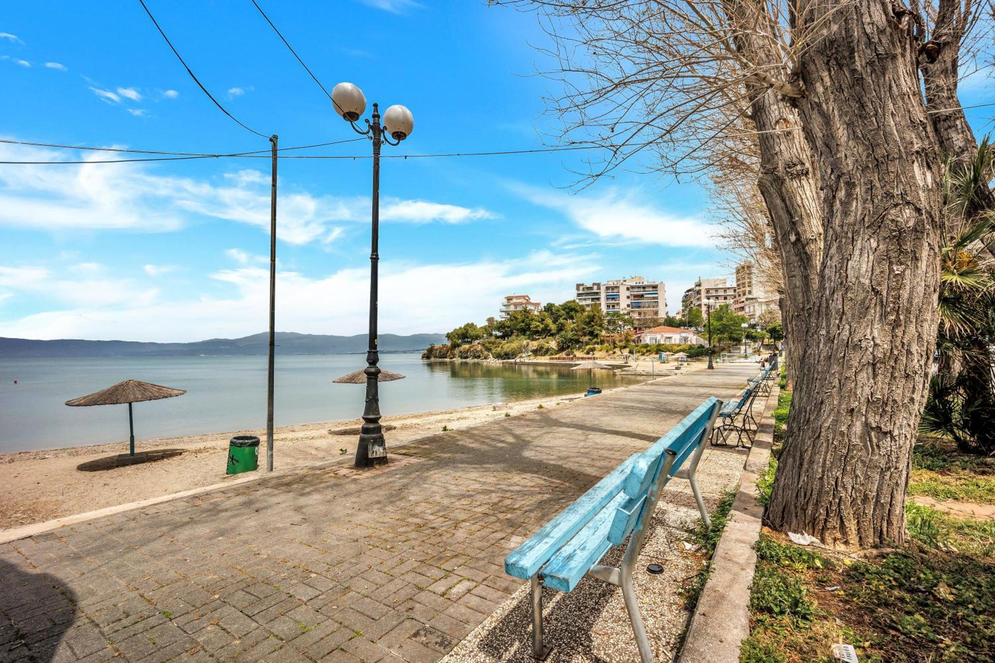 Fabulous Central Apartment Close To The Sea! Chalkís Exterior foto